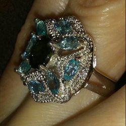 Stunning New Genuine Green Sapphire Sterling Silver Cocktail Ring!