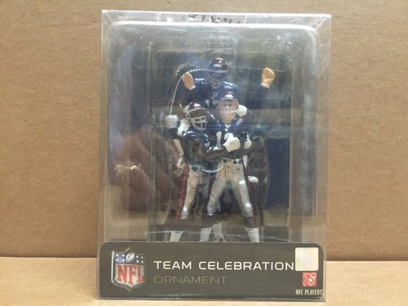 Giants team celebration ornament