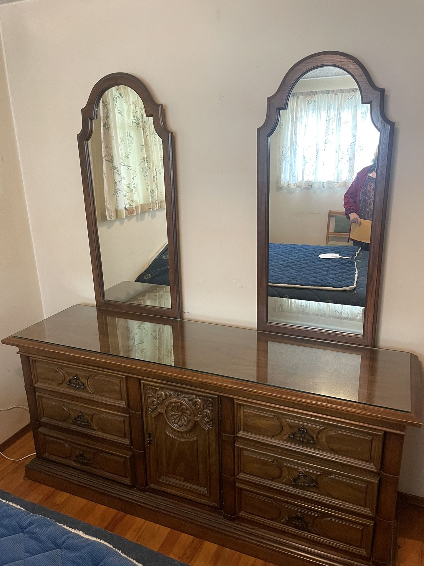 Dresser With Mirrors