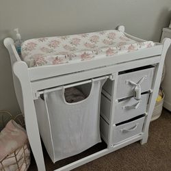 Baby Changing Table With Hamper & 3 Baskets 
