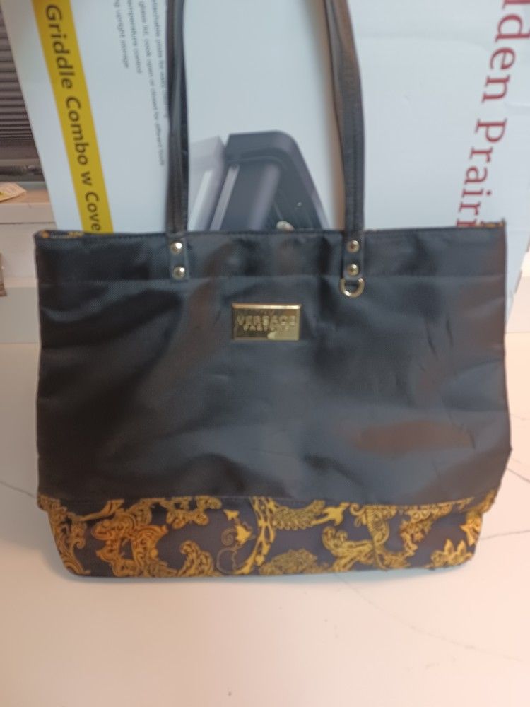 GORGEOUS NEVER USED VERSACE PARFUMES TOTE- NEEDS GOOD HOME- ππππ
