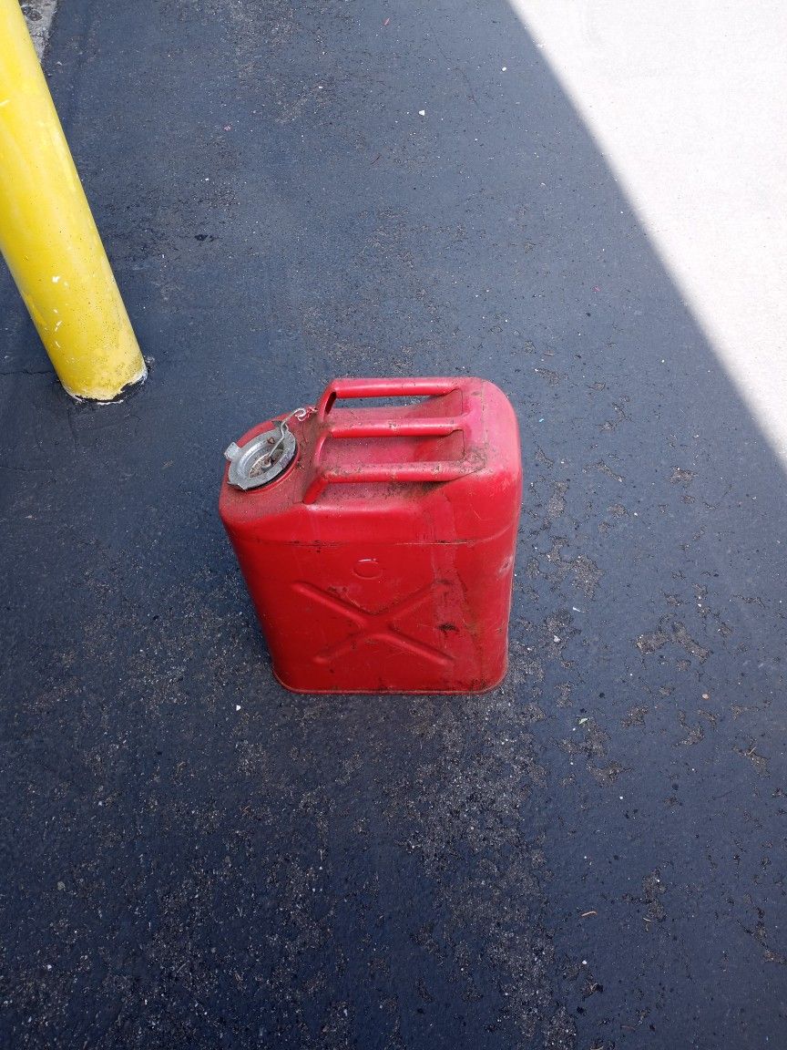 Jeep 5 Gallon Gas Can