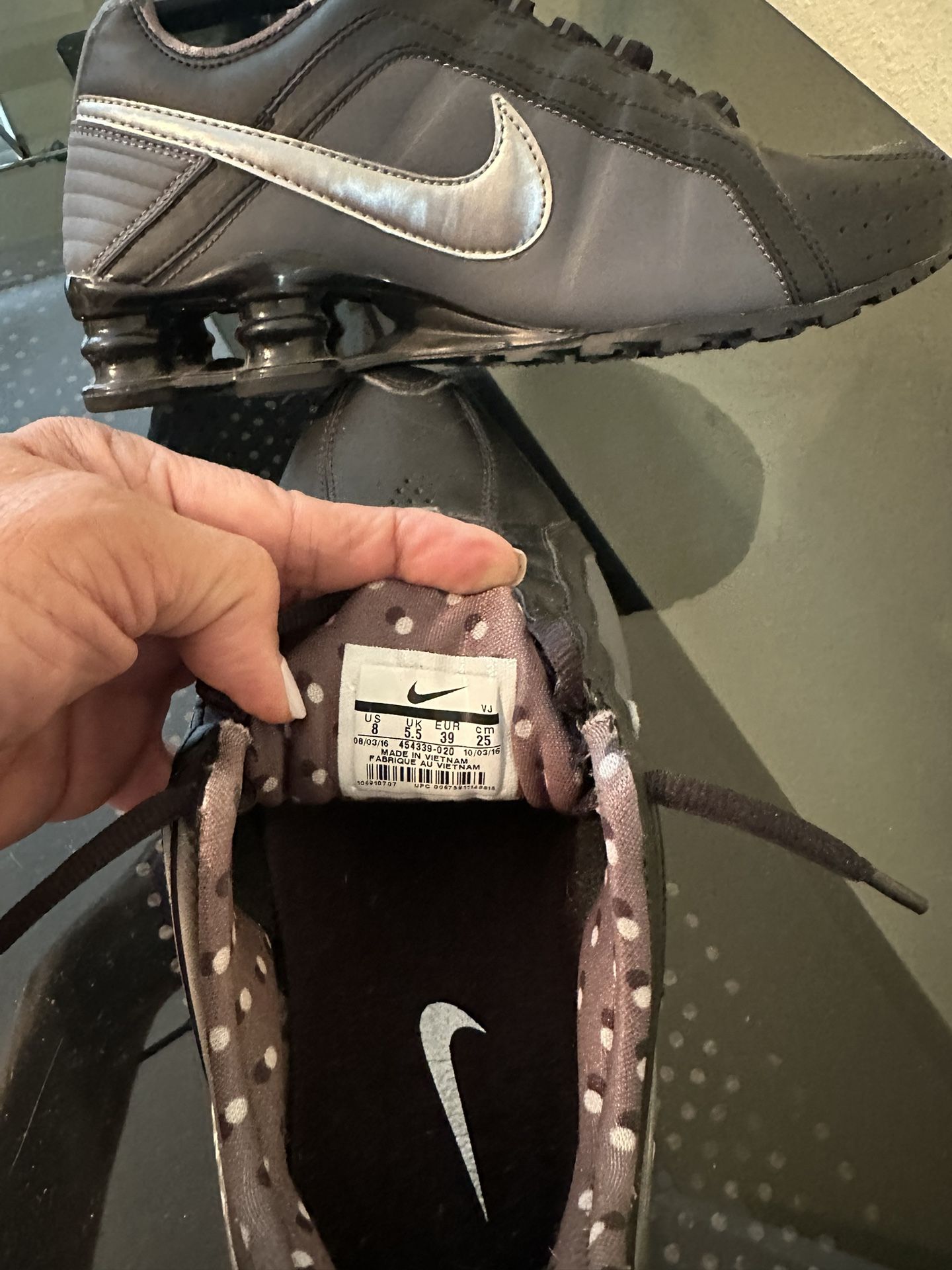 Nike Shox Tennis Shoes 