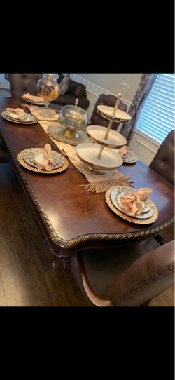 Dinning room table