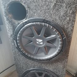 Kicker 12in Subwoofers with Kenwood Amp