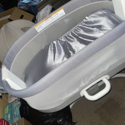 Graco bassinet 