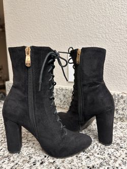 Suede Black Boots 