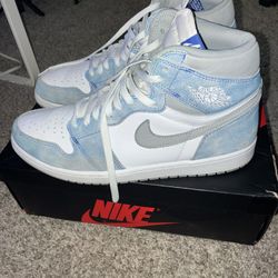 Jordan 1 High Hyper Royal