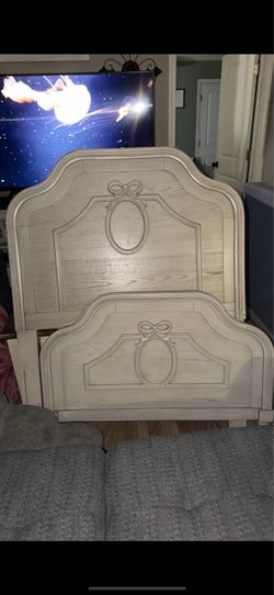 Twin bed