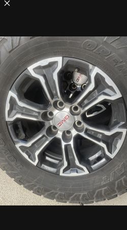 Gmc sierra wheels 18” $980$ obo yukon tahoe suburban tahoe silverado chevrolet rines ss z71 denali
