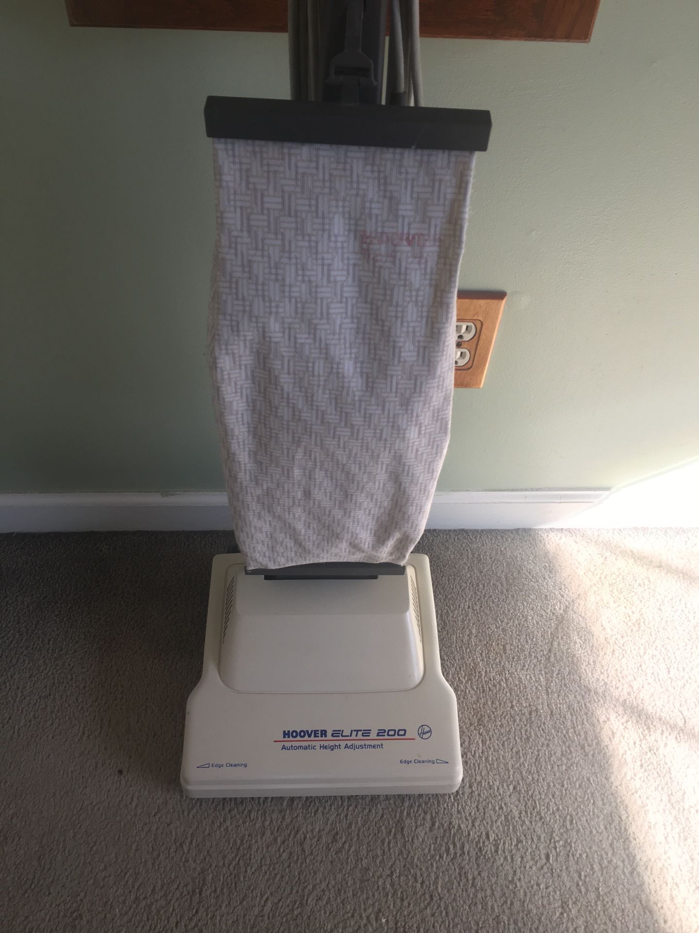 1989 Hoover Elite 200 Vacuum 