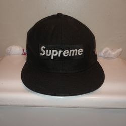 Supreme World Famous Box Logo New Era

