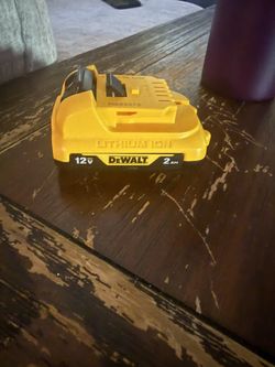 DEWALT 12V Max 12V 2Ah Lithium Ion Power Tool Battery Pack with Fuel Indicator