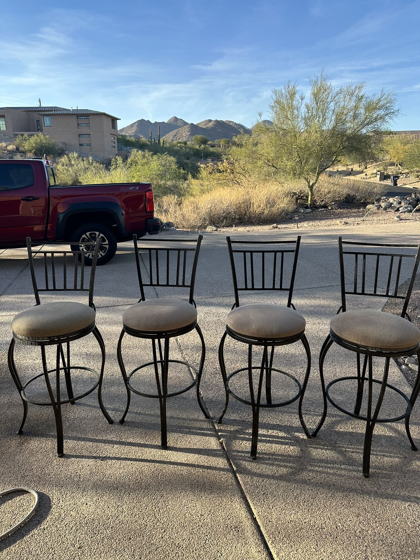 Kitchen Bar Stools. (4)