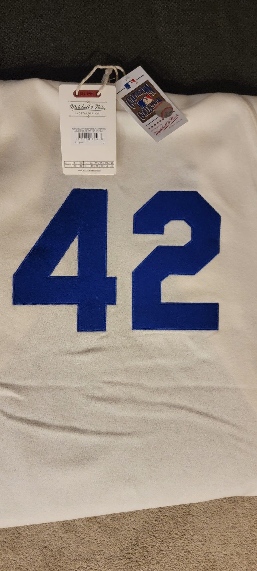 Jackie Robinson Brooklyn Dodgers #42 Baseball Jersey Size 44 (Large) for  Sale in Chicago, IL - OfferUp