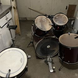 Used Pearl Drum Set