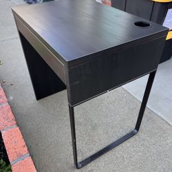 Small Desk For Sale $50