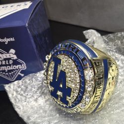 Los Angeles Dodgers 2024 World Champions Ring Paper Weight 2025 Membership Gift