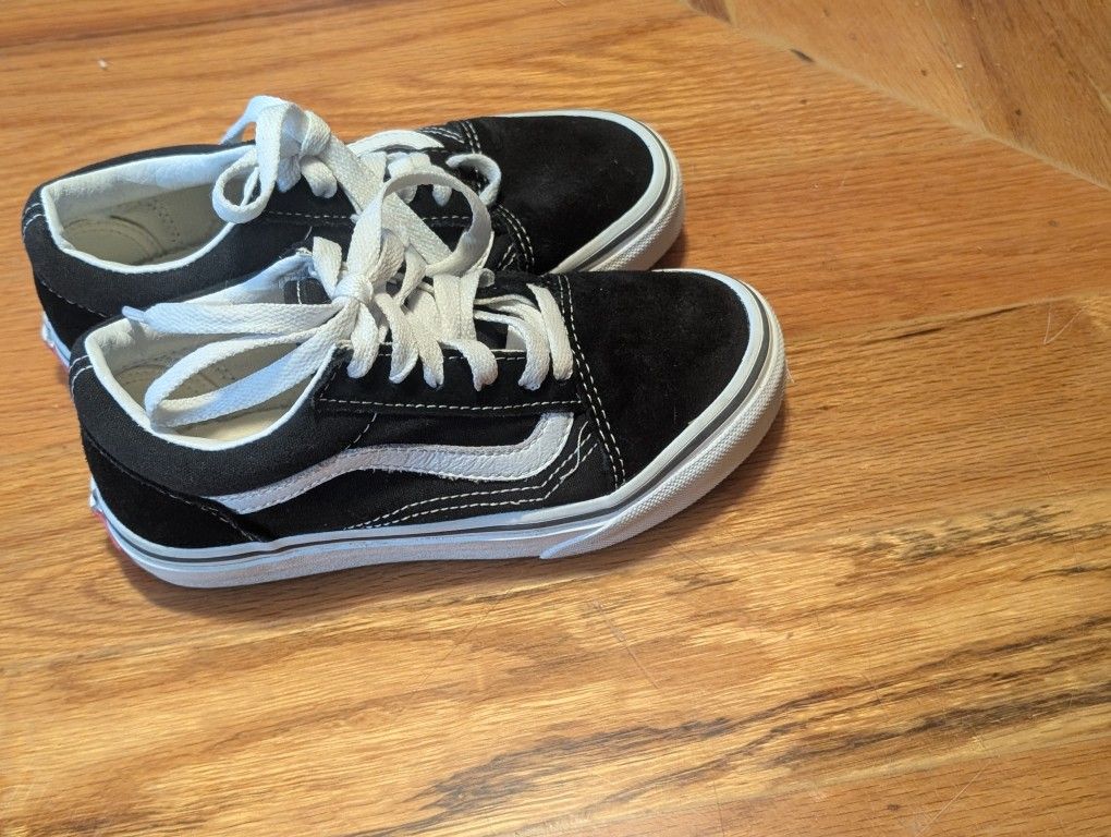 Like New Kids Vans Old School Shoes Youth Size 13