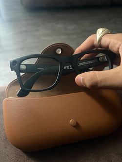 Ray-Ban transition Meta Glasses