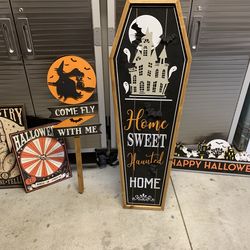 HALLOWEEN SIGNS