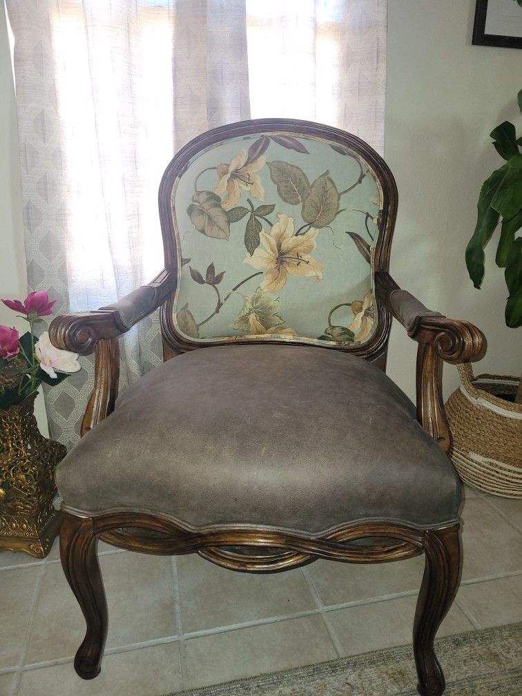 Accent Chairs