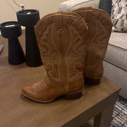 Women’s Cowboy Boots Size 10
