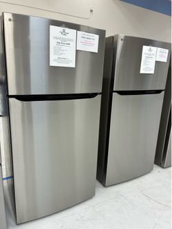 Father’s Day Hot Deal! FREE DROP OFF within 20 mileage/ 33”wide Top freezer bottom fridge
