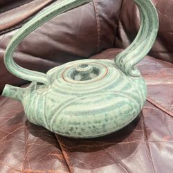 Vogel Tea Pot