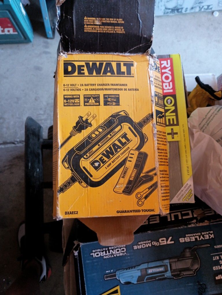 DeWalt 6 12 Volt Battery Charger With USB Charger