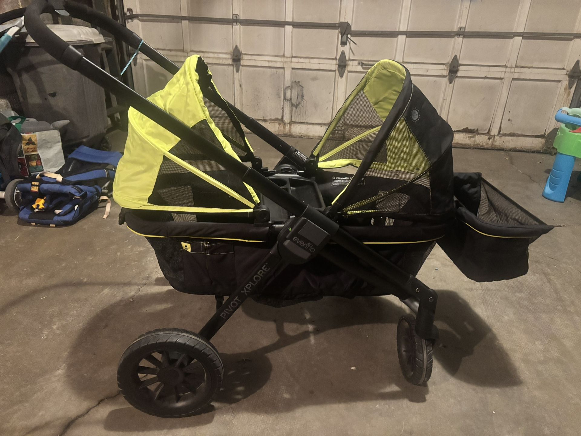evenflo wagon