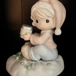 Christmas Decor Precious Moments – "Let There Be Peas On Earth"