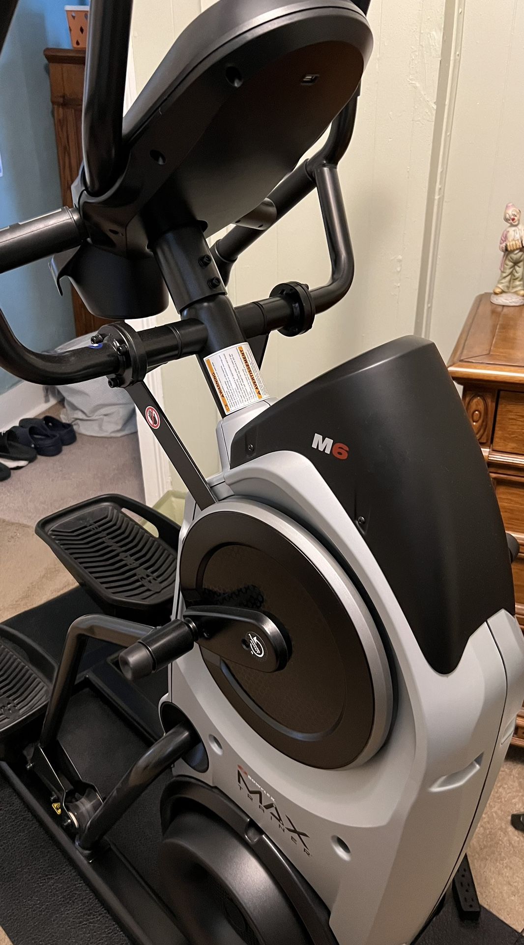 Elliptical Bowflex M6 Max Home Gym Trainer Barely Used