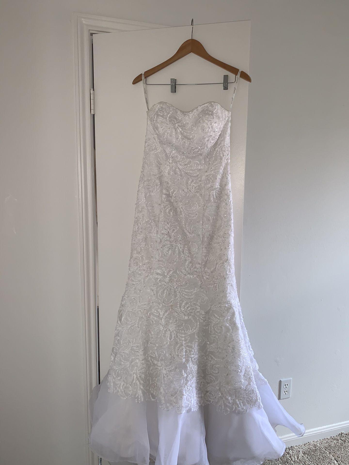 Galina SIGNATURE Wedding Dress size 8