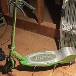 Razor Scooter Fast With Charger Charges And Runs Great