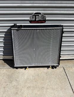 Toyota tundra 2000-2006 radiator