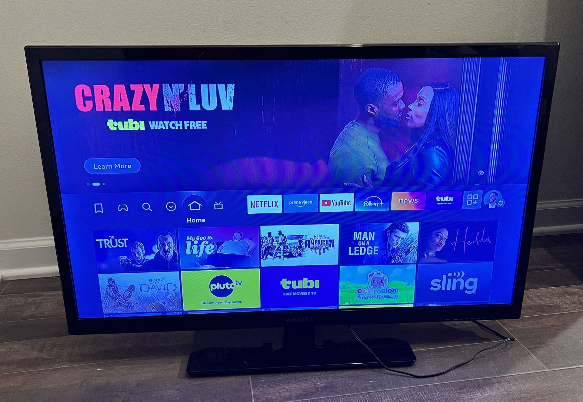 Insignia 32 inch LED TV & DVD Combo