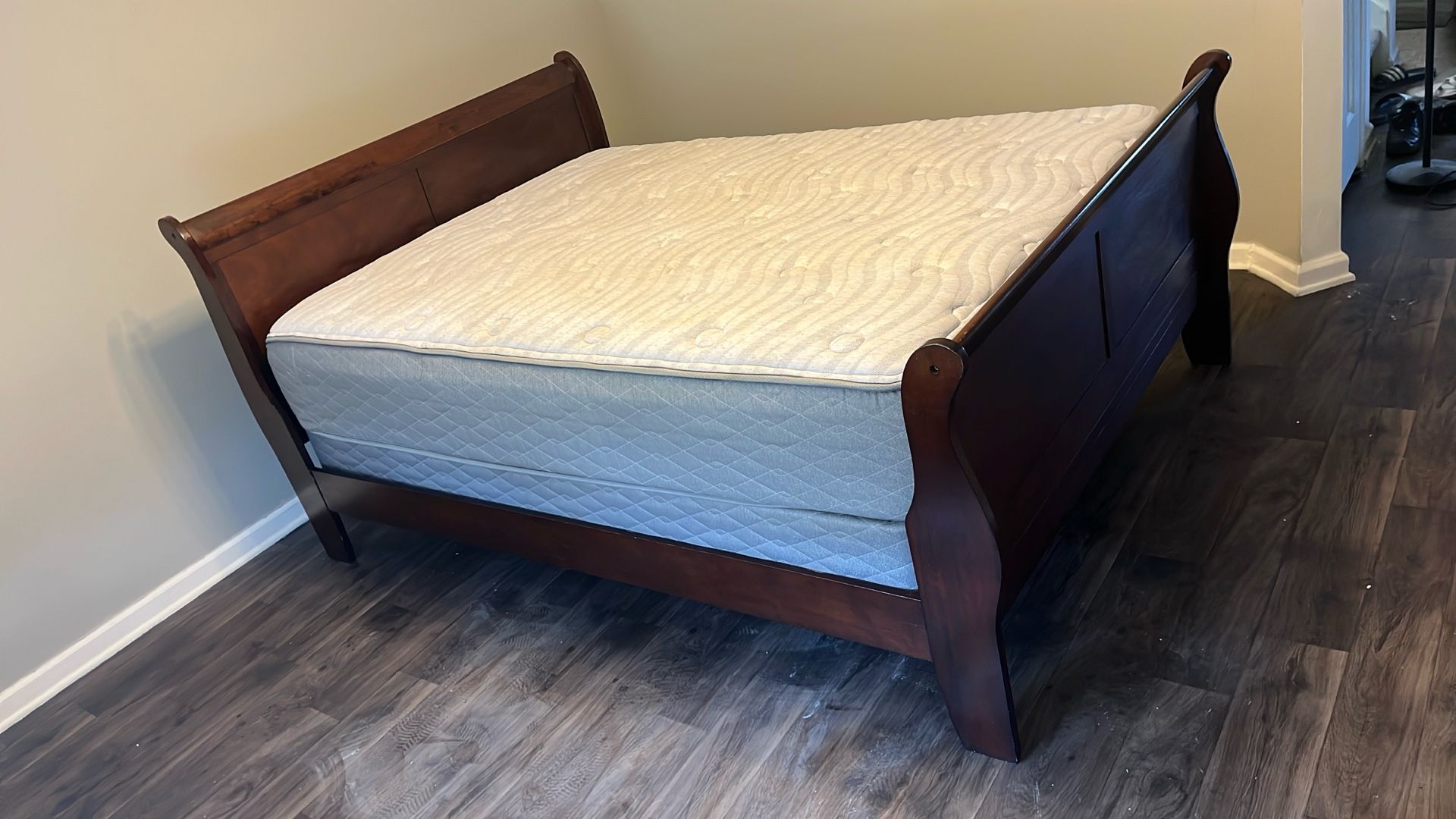 Brown Quine Bed + Box + Mattress