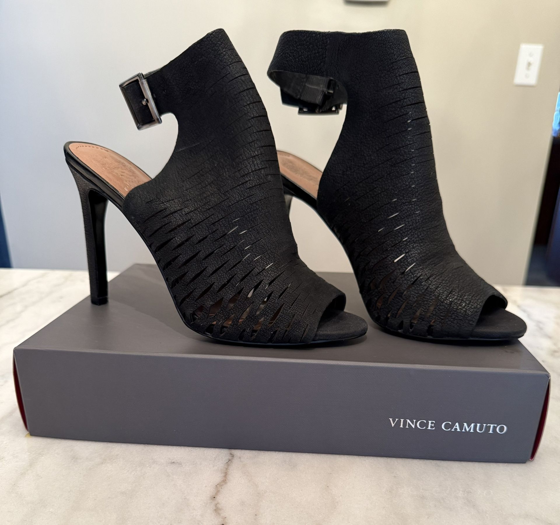VINCE CAMUTO Black Silk Goat High Heels