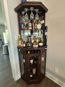 Corner Bar Cabinet with Wine Storage, Glass Rack & Mirrored Display – Excellent Condition
