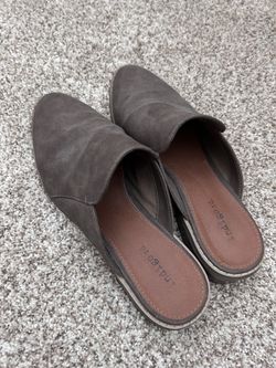 Womens mules 7.5