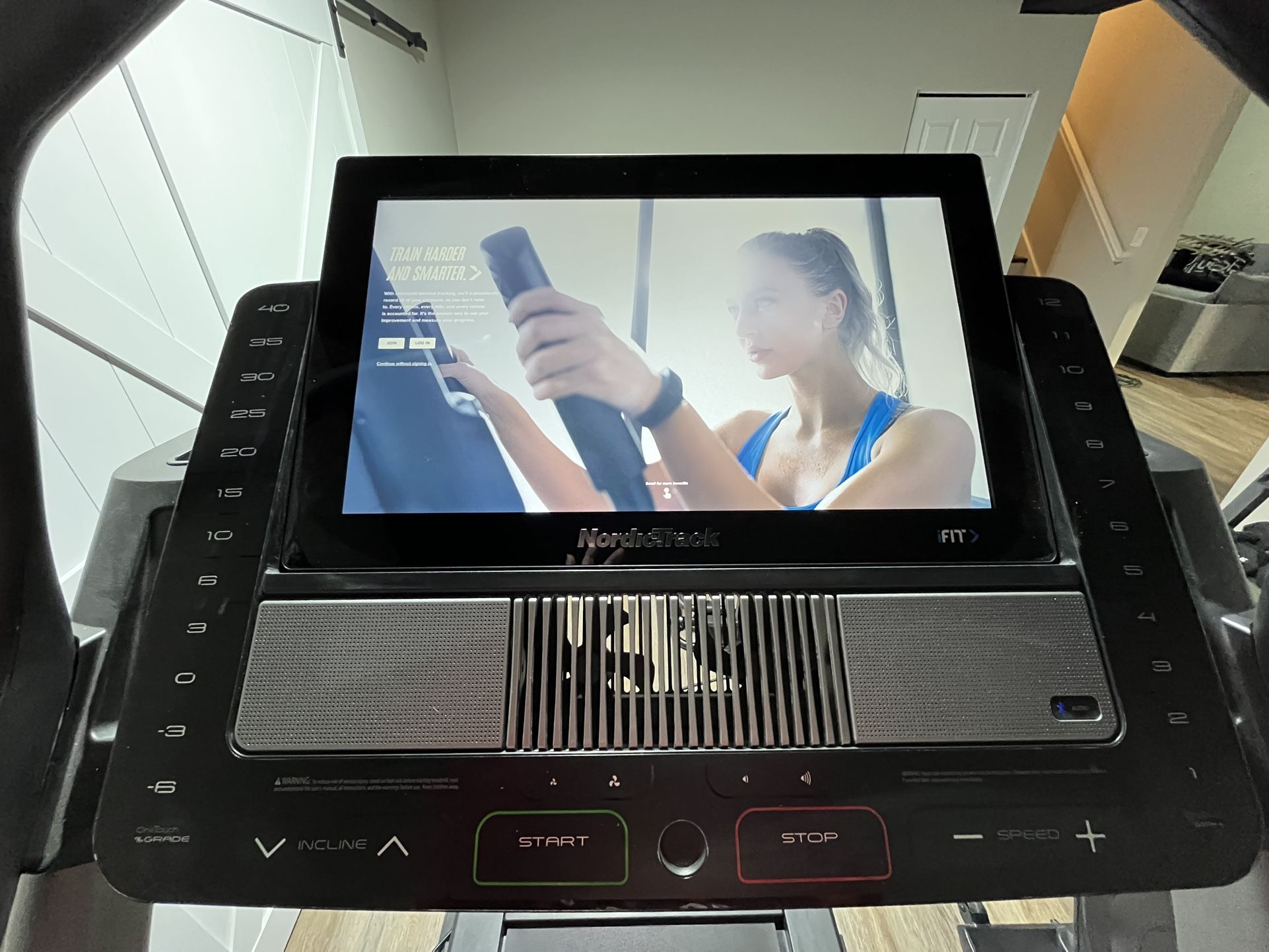 Nordic Track X22i Treadmill With 22” Touchscreen And iFIT
