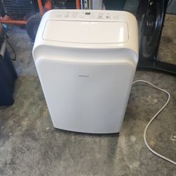 Insignia Portable A/C 