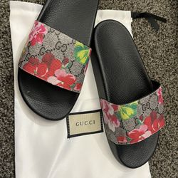 Gucci Blooms Supreme floral slide sandal