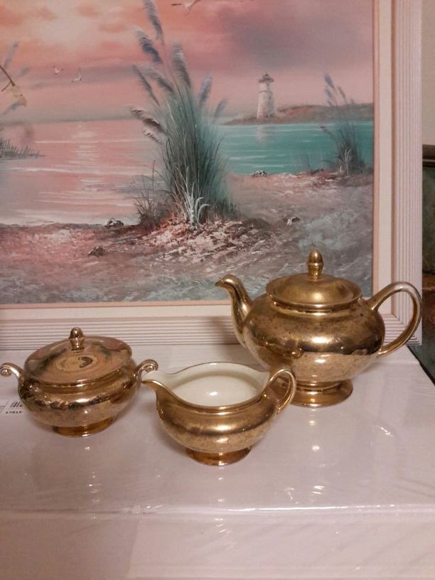 Vintage Teapot Homer Laughlin Eggshell Nautilus China Gold Floral 1940s 22 KT