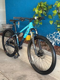 27.5” Liv Giant Mountain Bike