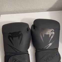 Send Me Message For Deals Or More Boxing Items I Have Lots Of Gloves