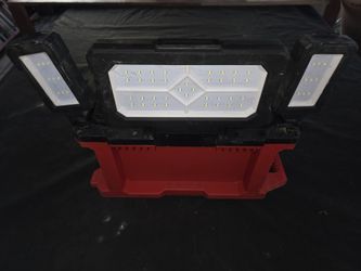 Milwaukee
M18 18-Volt Lithium-Ion Cordless PACKOUT 3000 Lumens LED Light with Built-In Charger