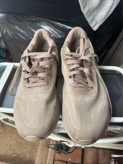 alo runner Shoes m/8.5 w/10