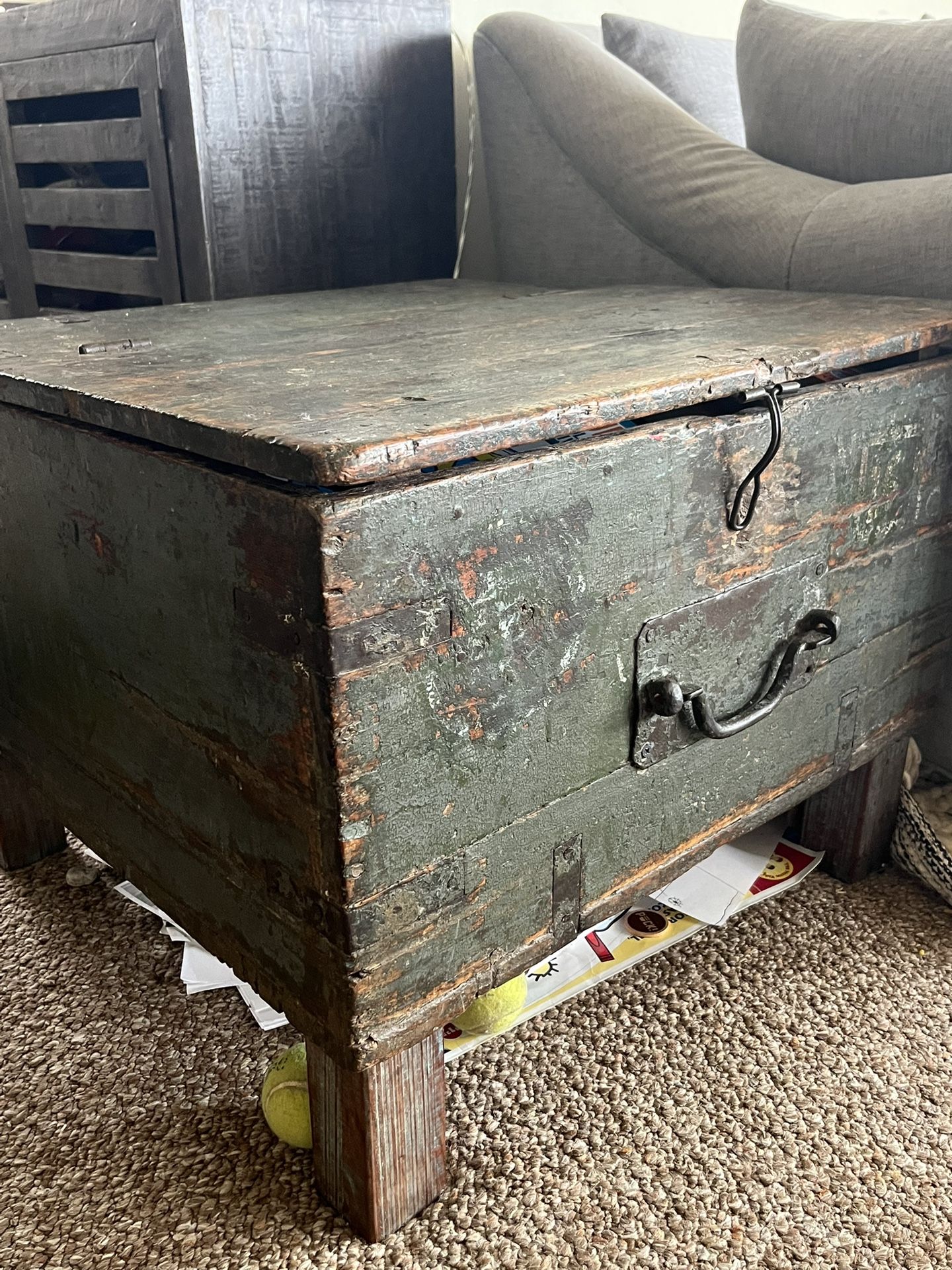 Table/Storage